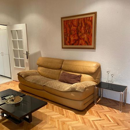 Appartamento Right In The Heart Of Podgorica! Esterno foto